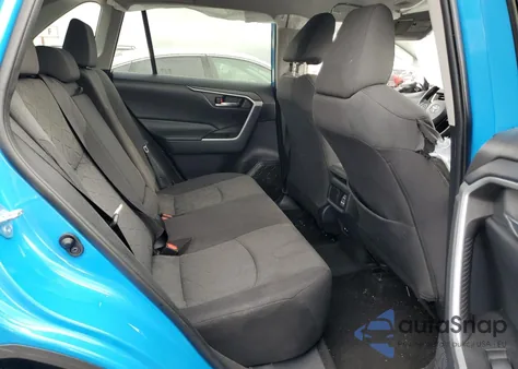 2021 Toyota Rav4 Xle z USA, uszkodzony, nr VIN 2T3W1RFV7MW117655